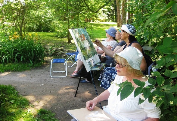 Художники из Карелии приехали на пленэр в Серпухов