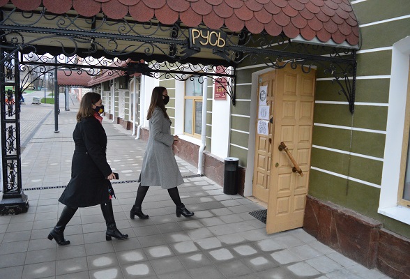 В гостинице «Русь» проверили соблюдение противоэпидемиологических мер