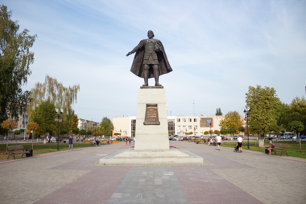 Площадь Владимира Храброго